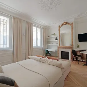  Appartamento Studio Quartier Champs Elysees 1